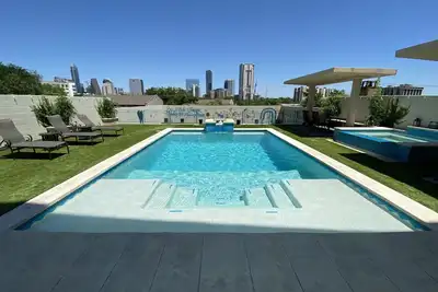 Image de Family Friendly Luxury Villa with heated pool and spa in the heart of Austin