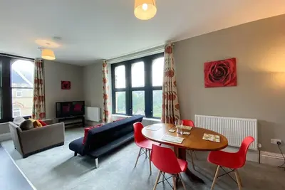 Image de Suite Three First Floor-de Luxe-Appartement-Sdb privée avec douche-Vue sur Ja. . .