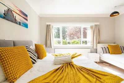 Image de Moderne-Maison-Salle de bain privée-Vue sur Jardin