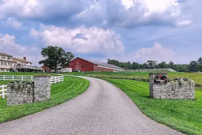 Image de Peaceful Studio on Horse Farm - Hike, Relax, Explore!