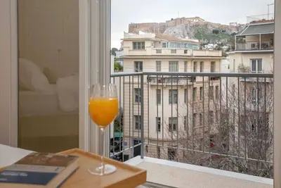 Image de 3 bedroom apt next to Syntagma with Acropolis view, Luxury Apartment