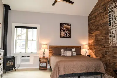 Image de #12 Honeymoon in a Historic Inn, Coffee Cottage