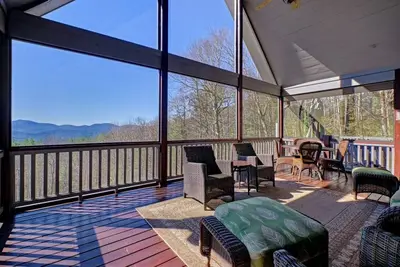 Image de Luxury Highlands Home 3 minutes to town