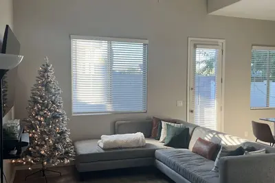 Image de Private condo- 1 mile from Cardinals Stadium & Westgate Entertainment District! !