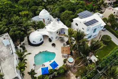 Image de Shell house Wake up in a work of art!