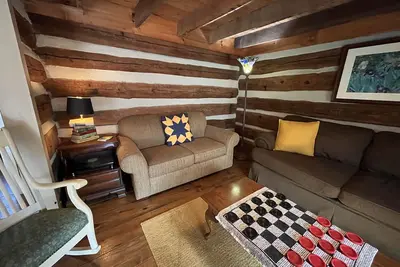 Image de Brown Door Cabin