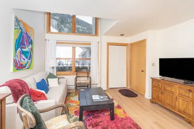 Cimarron Slopeside Retreat  Ski In/Ski Out