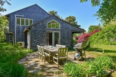 Image de Steps to Skaket Beach!