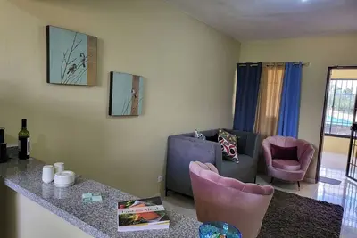 Image de Cozy apartment 5 mnts from supermarket and 20 mnts from airport.