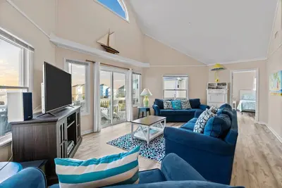 Image de Semi Oceanfront, Beach Access, Private Pool, Hot Tub, & Dog Friendly