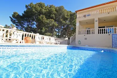 Image de Belle maison de vacances privée avec piscine privée, climatisation, Wifi, Tv, terrasse, parking