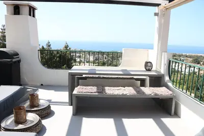 Image de Ref: 244 Fantastic apartment in Calahonda with big terraces, sea views and pool