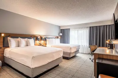 Image de Minutes Away From Dallas Zoo! Free Parking, Pool!