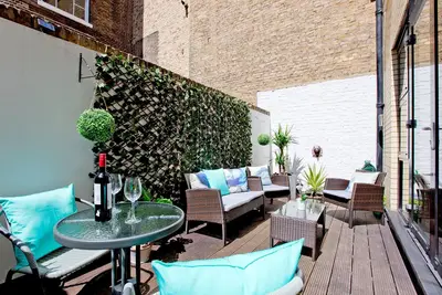 Image de Luxury 4-Bed Mews Retreat in the Heart of Marylebone