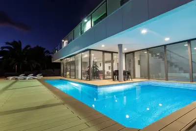 Image de Maison de vacances \"Atlantic Luxury Veranda\" avec vue sur la mer, piscine privée et Wi-Fi