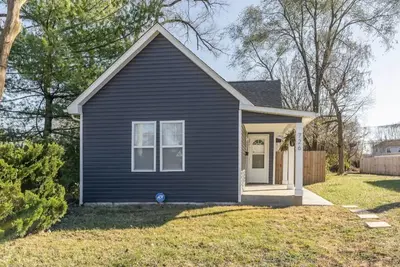 Image de Comfy Cozy 2br home priv. parking 10min to dntwn