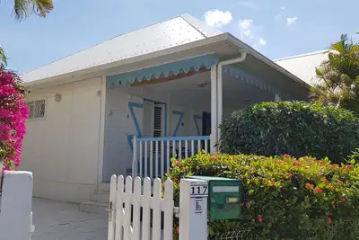 Image de Maison créole avec belle terrasse pour 4 personnes, 500m de la plage