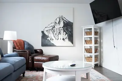 Image de Free Laundry, Central Location, Great Condo.