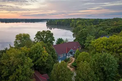 Image de Private Waterfront Estate Cottage | Sleeps 16 | 4 Acres | Views!