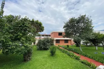 Image de ★Cozy 2 bedroom Apartment ★ Large Yard ★ Paradise★