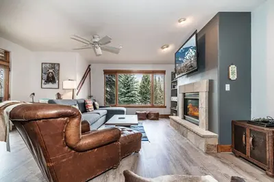 Image de Luxurious Condo Gated Community Pool Hot Tubs