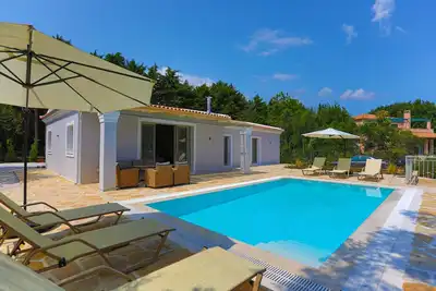 Image de Villa Jupeter: Brand new, private pool, walk to sea, WiFi, A/C
