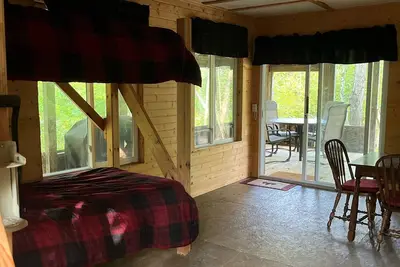 Image de One room cabin kitchen dining sleeping. Off the grid Atv /Hunting/fishing /Relax
