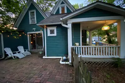 Image de Cozy Treehouse Cottage - can sleep 8 with airbeds - sleeps 4 without air beds