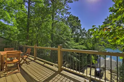 Image de Reduced Rates |Lake Arrowhead |Balcony Views | Swimming, Tennis, Boating, Hiking, Golf & Pickleball