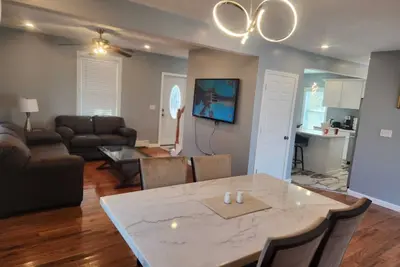 Image de Newly updated/furnished 3 bedrooms house