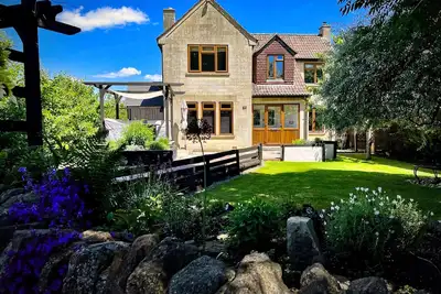 Image de Cosy 3-bedroom home with garden and log burner, close to the City of Bath.
