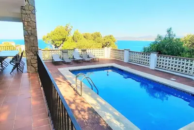 Image de Grand appartement à Llançà avec 4 chambres, terrasse, piscine partagée et à 2 pas de la plage