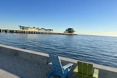 Image de Downtown Cottage | Walk Everywhere, Park once