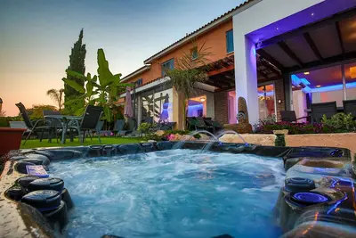 Image de A luxury 3 Bedroom Villa with Hot Spa Jacuzzi