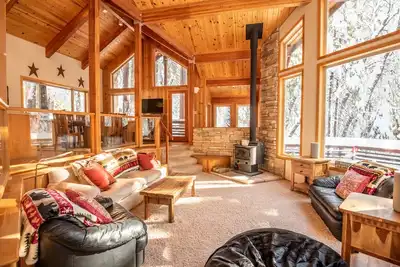 Image de High Trees Haven~Ev Charging Plug, Sauna, Heat & A/C!