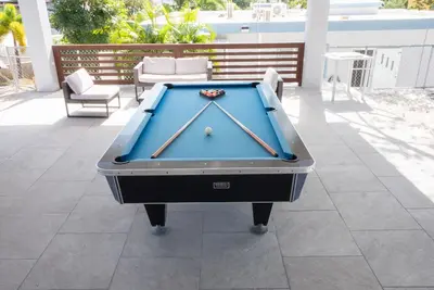 Image de 4 bedroom house with private pool, sleeps 14, WiFi, near Combate