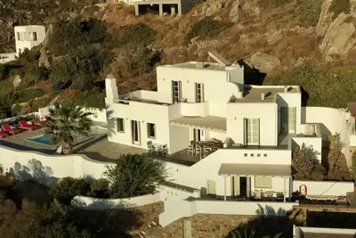 Image de Magnifique villa avec vue imprenable sur mer, 3mn à pied de la plage