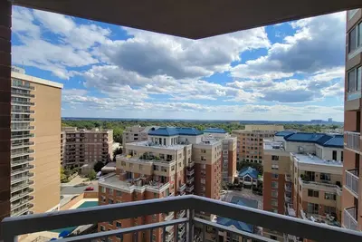 Image de Lovely 1-Bedroom Condo with Pool and City View