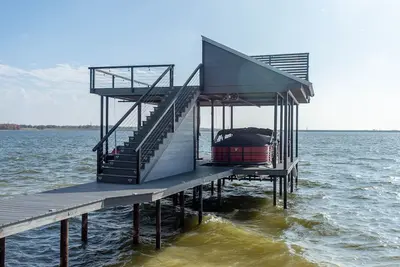 Image de Stunning A-Frame on Main Water of Cedar Creek Lake