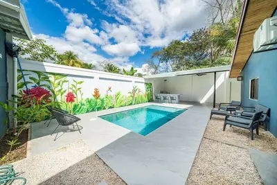 Image de Modern 2br Home | pool, parking | 5 min to beach