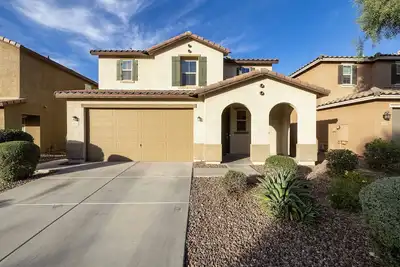 Image de Spacious Updated Gem in Perfect Quiet Neighborhood Location off the 303 & Hv