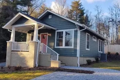 Image de Enjoy a small town experience!