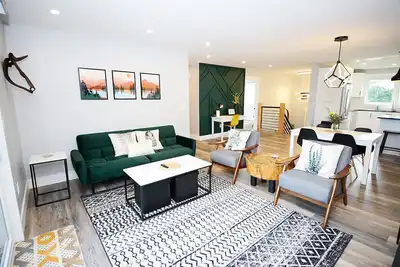 Image de Modern 4-Bedroom Close to the Ski Hill