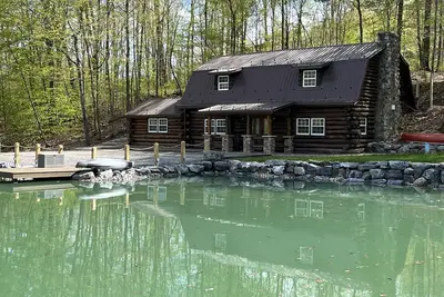 Image de Tipton Run Lodge: Luxurious Log Cabin