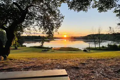 Image de Escape to Serenity: Private Lake and Cozy Cabins for Rent