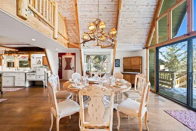 Image de Spacious, Luxury, Picturesque \"Mountain High Manor\"- Ski Resort Town!