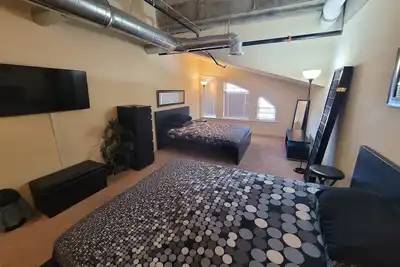 Image de Spacious Stylish Versatile loft located in the heart of Midtown Atl