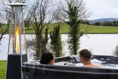 Image de Lily's Pad · Escape Ordinary at Lily's Pad ~ Luxury~Lough Shore