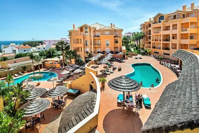 Image de Fantastic 1 bed Apt with heated pool/sauna/hot-tub/gym