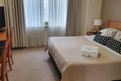 Image de Canberra city unit with pool, gym